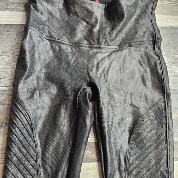 Spanx Faux Leather Moto Leggings Black S/P - Picture 3 of 11